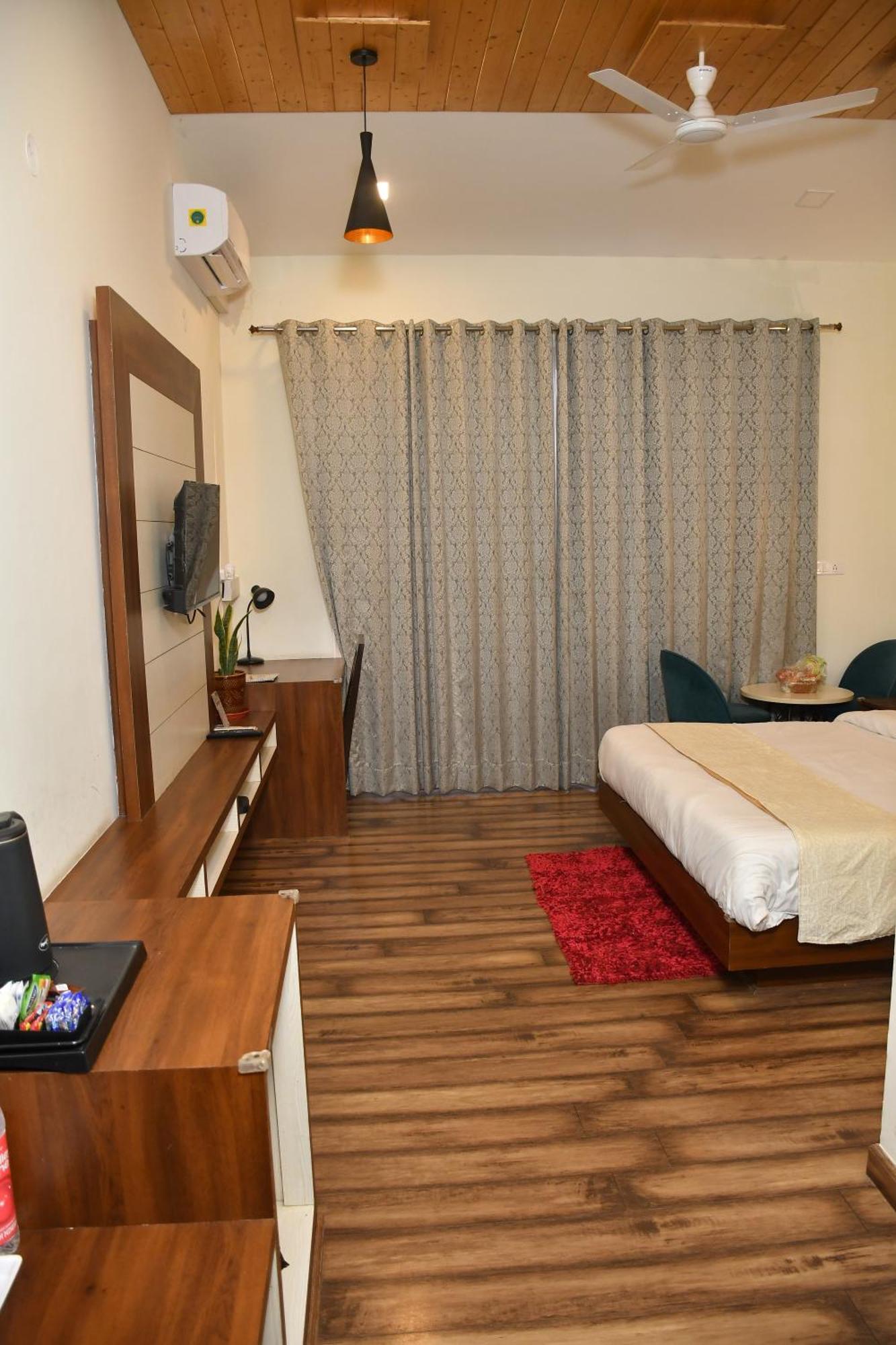 Hotel Le Halcyon , Kasauli Szolan Kültér fotó